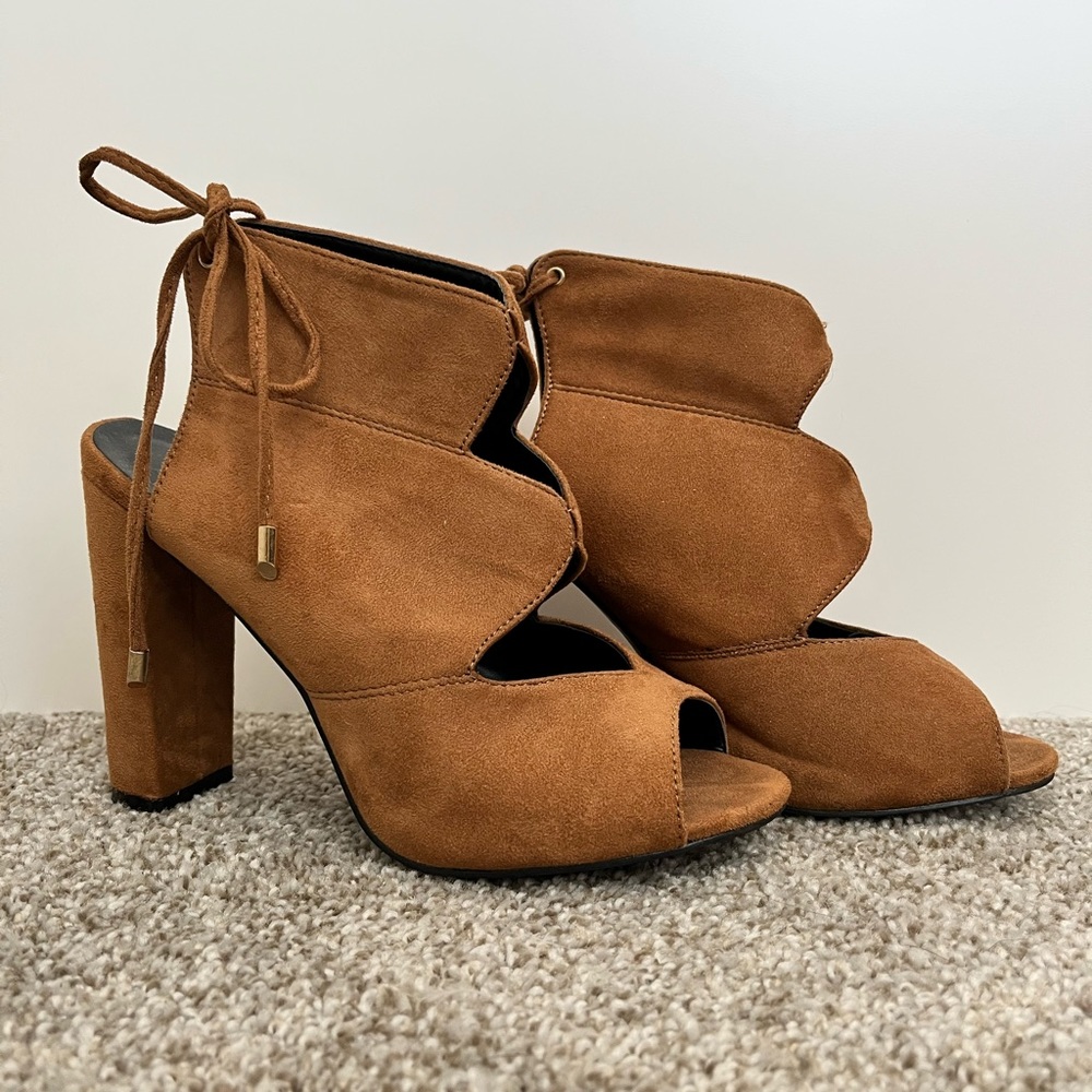 So Me brown suede heels with tie in back (size: 10)